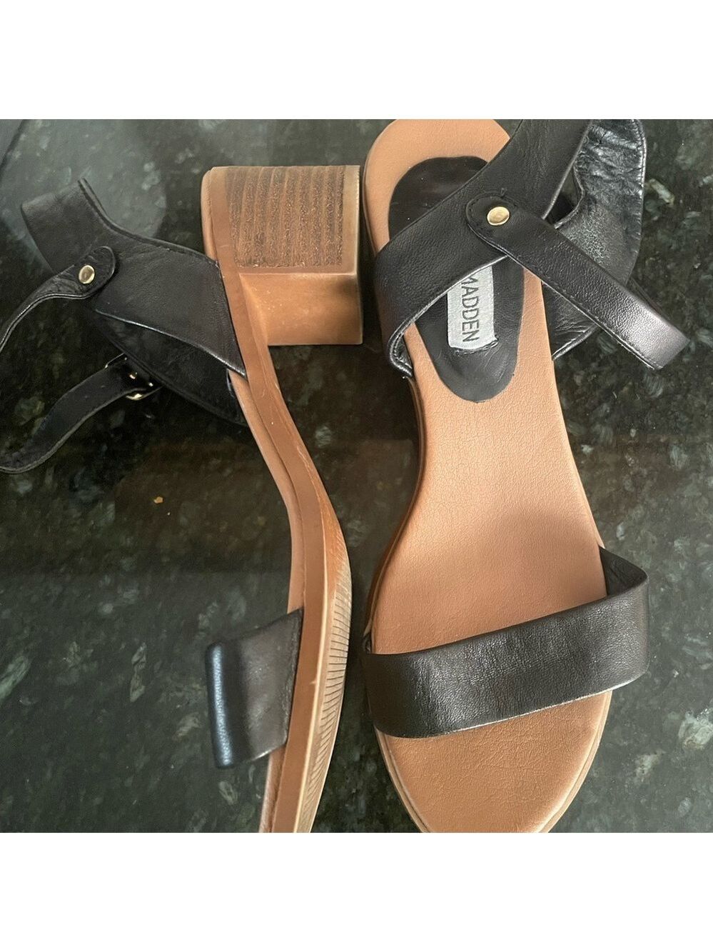 Steve Madden Black Sandals Sleek and Stylish - Picture 3 of 6